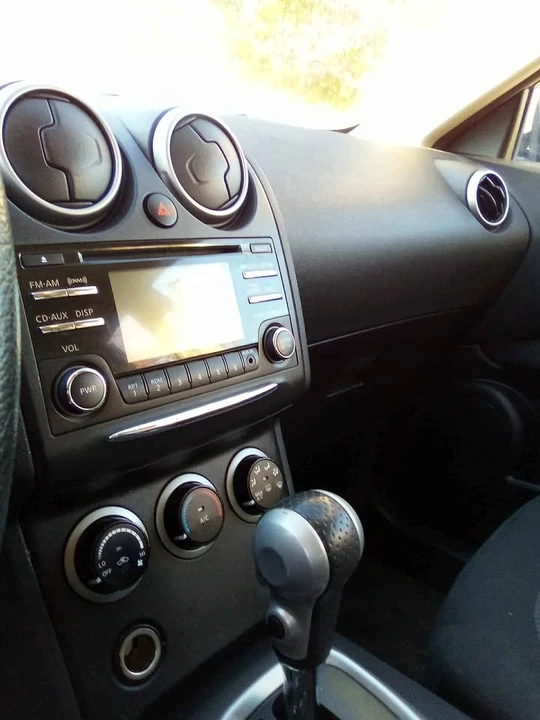 2014 Nissan Rogue - Image 11 of 13