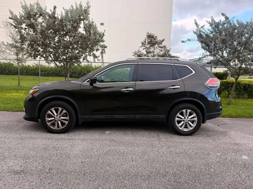 2014 Nissan Rogue - Image 4 of 9