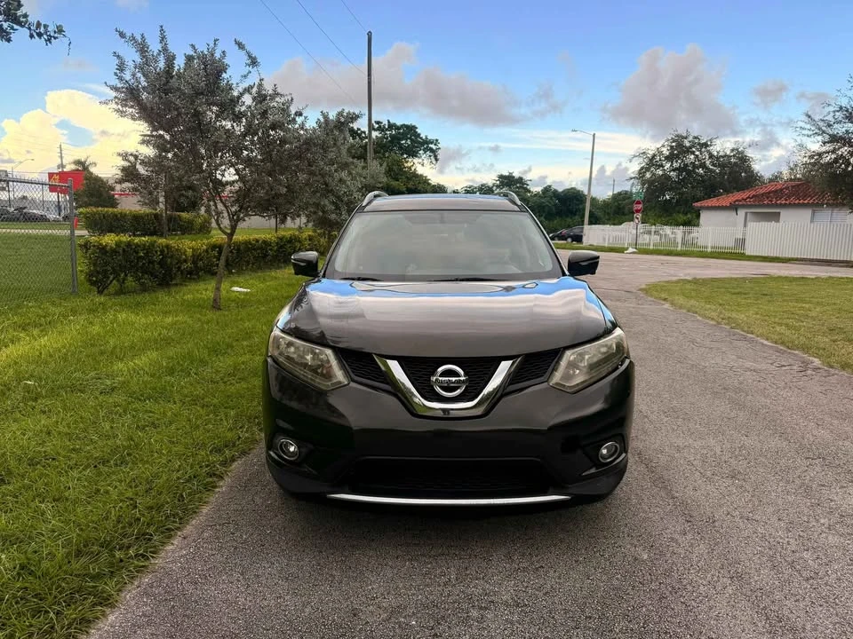 2014 Nissan Rogue - Image 2 of 9