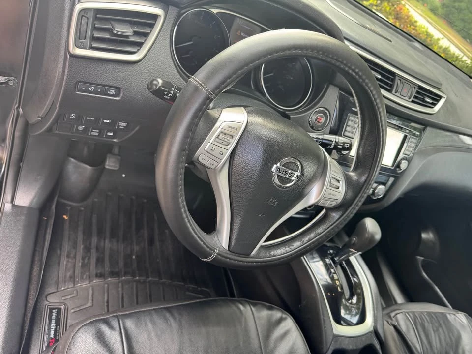 2014 Nissan Rogue - Image 13 of 17