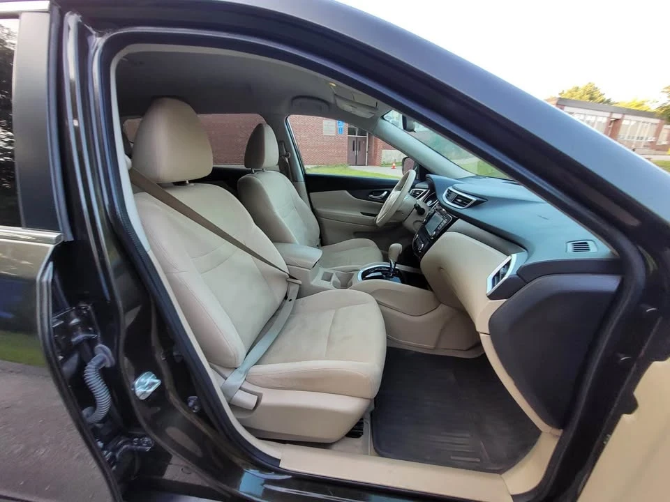 2014 Nissan Rogue - Image 16 of 19