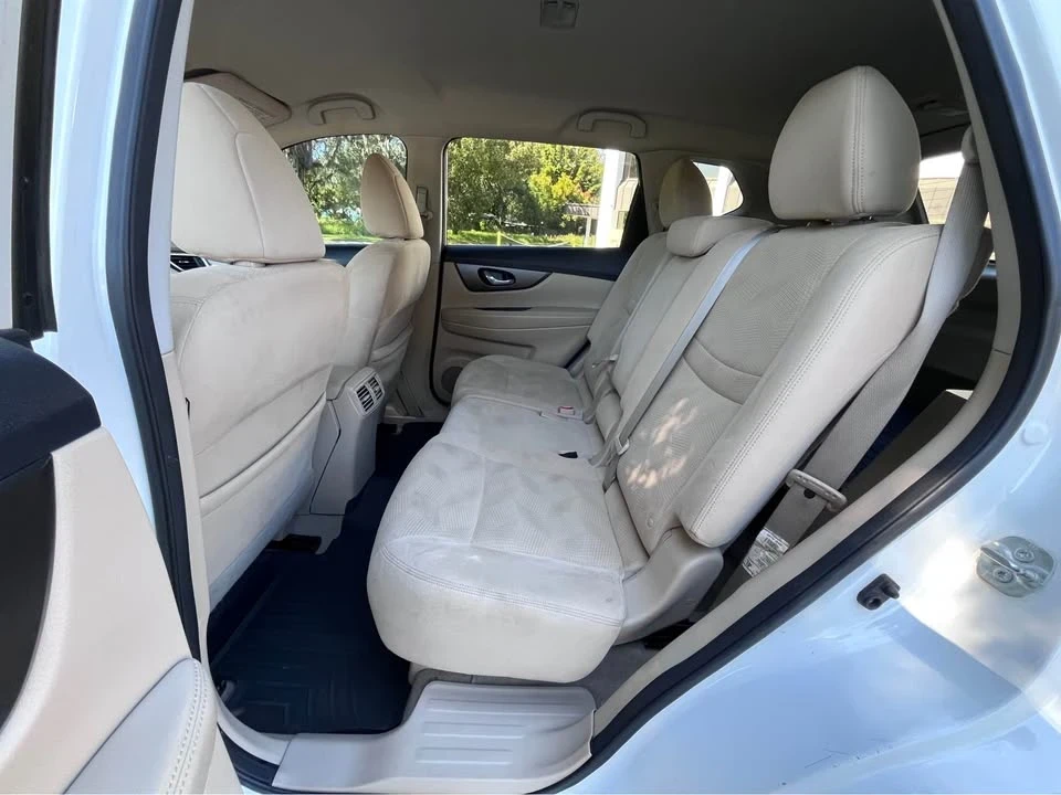 2014 Nissan Rogue - Image 16 of 18