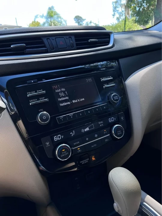 2014 Nissan Rogue - Image 9 of 18