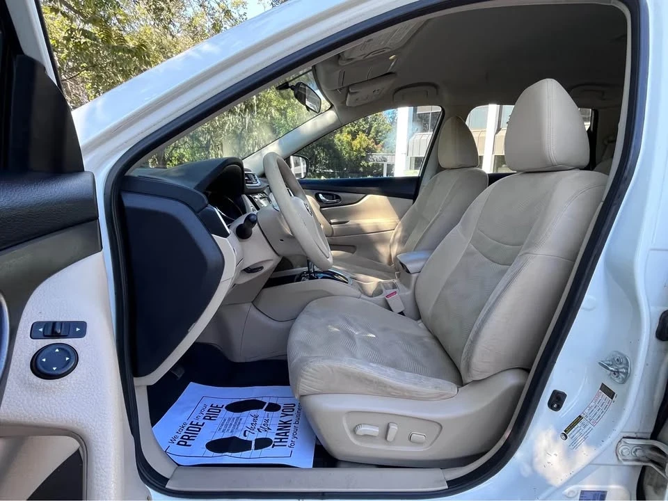 2014 Nissan Rogue - Image 13 of 18