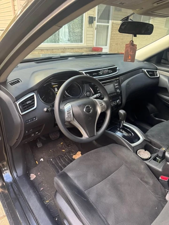 2014 Nissan Rogue - Image 10 of 12
