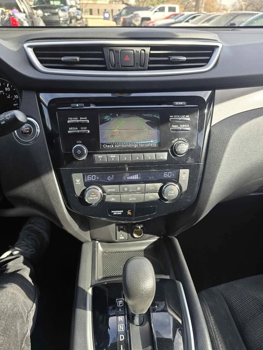 2014 Nissan Rogue - Image 7 of 13