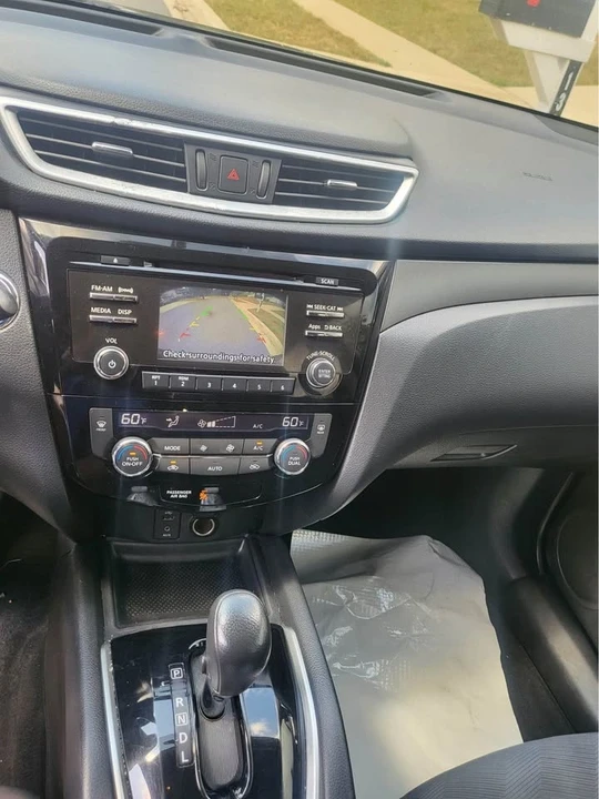 2014 Nissan Rogue - Image 8 of 9
