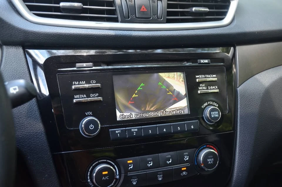 2014 Nissan Rogue - Image 15 of 16