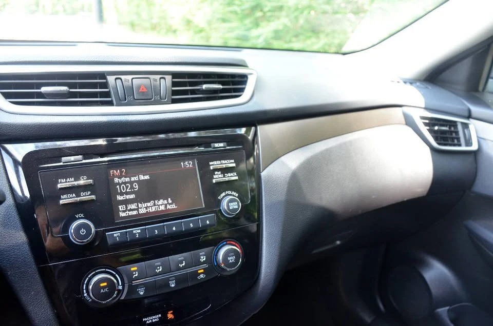 2014 Nissan Rogue - Image 14 of 16