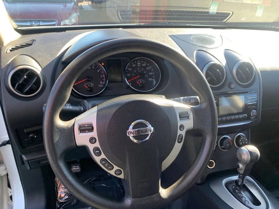 2014 Nissan Rogue - Image 11 of 13