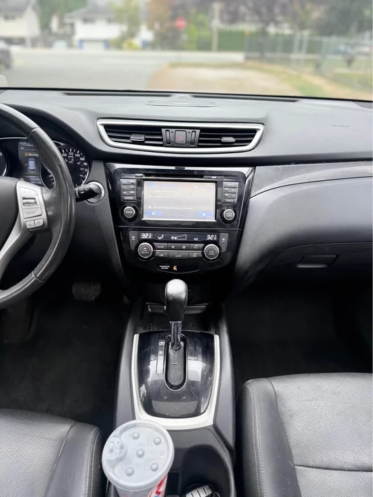 2014 Nissan Rogue - Image 8 of 18