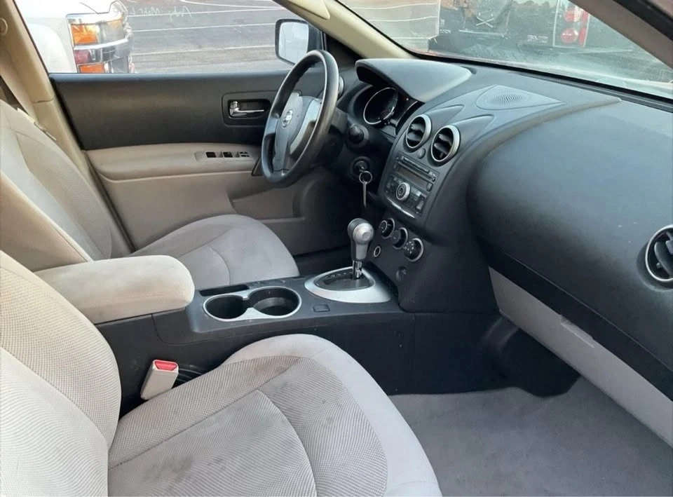 2014 Nissan Rogue - Image 3 of 3