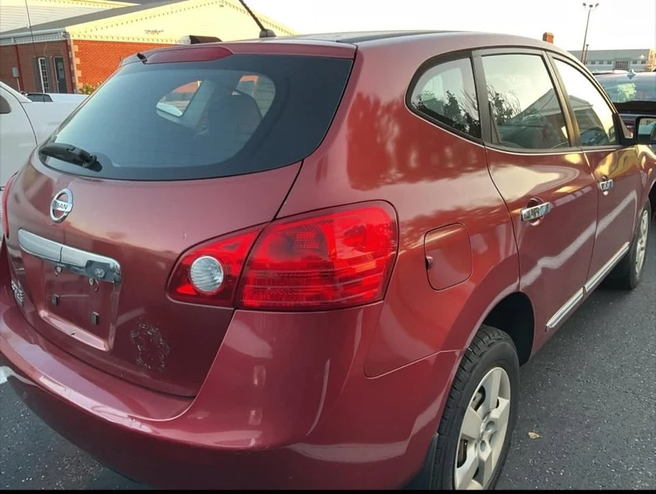 2014 Nissan Rogue - Image 2 of 3