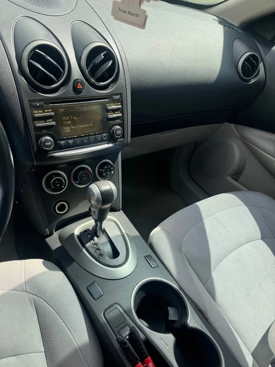 2014 Nissan Rogue - Image 11 of 16