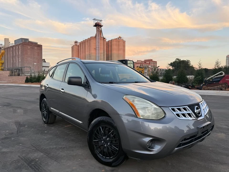 2014 Nissan Rogue - Image 2 of 9