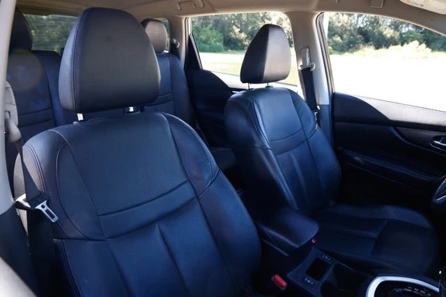 2014 Nissan Rogue - Image 11 of 13