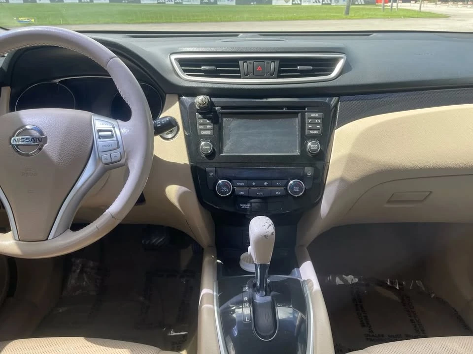 2014 Nissan Rogue - Image 16 of 18