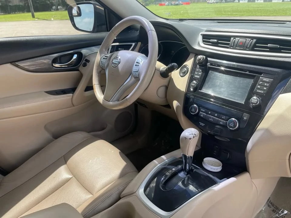 2014 Nissan Rogue - Image 15 of 18