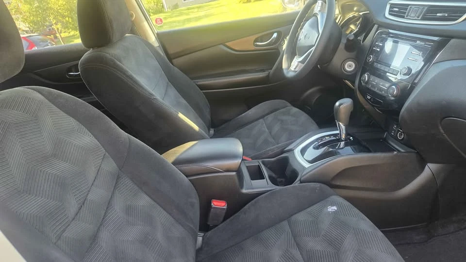 2014 Nissan Rogue - Image 11 of 20