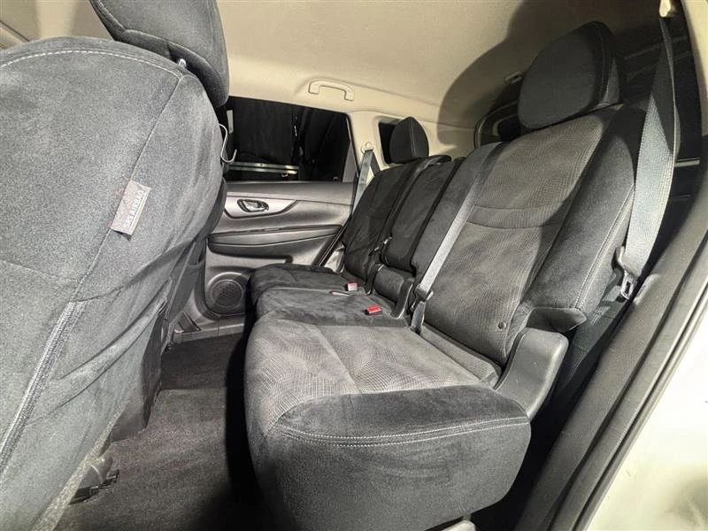 2014 Nissan Rogue - Image 11 of 13