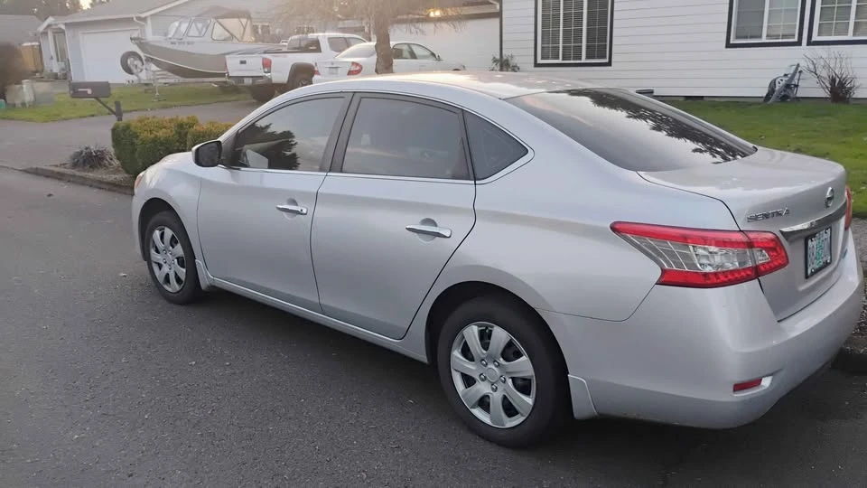 2014 Nissan Sentra 7th Gen - Image 2 of 4
