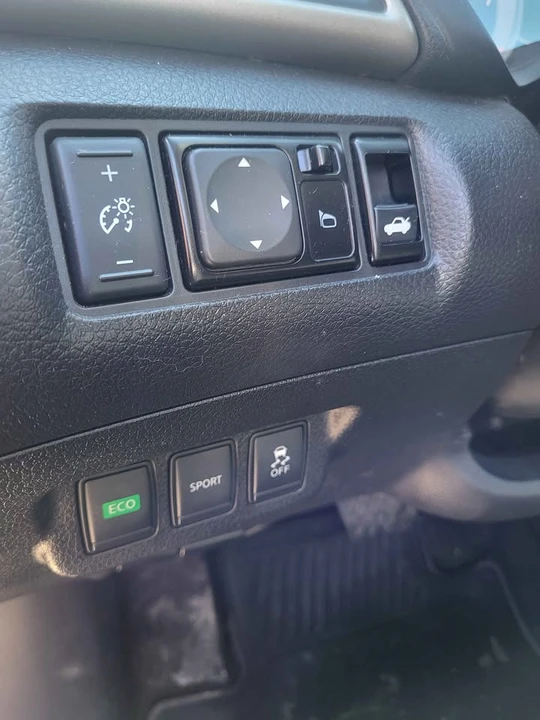 2014 Nissan Sentra 7th Gen - Image 5 of 9