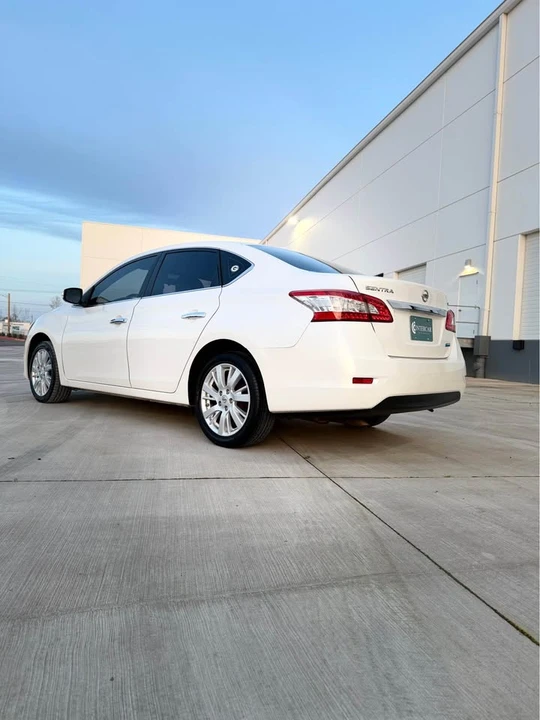 2014 Nissan Sentra 7th Gen - Image 3 of 16