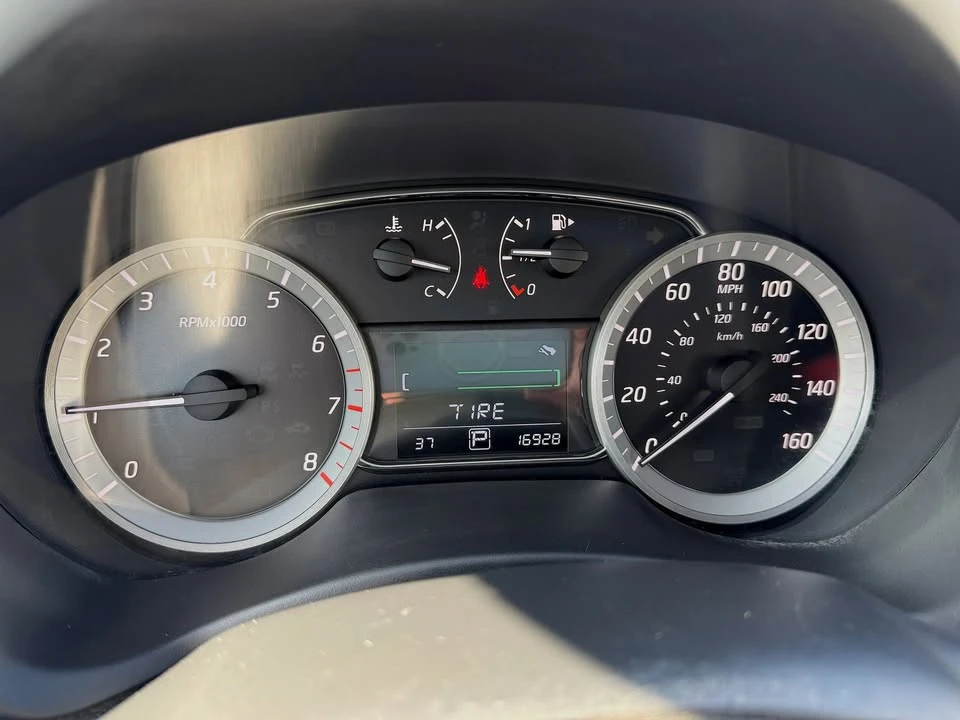 2014 Nissan Sentra 7th Gen - Image 14 of 18