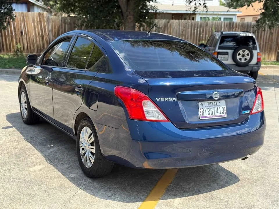 2014 Nissan Versa - Image 5 of 9