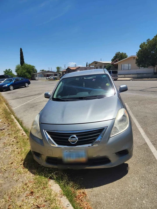 2014 Nissan Versa - Image 2 of 3
