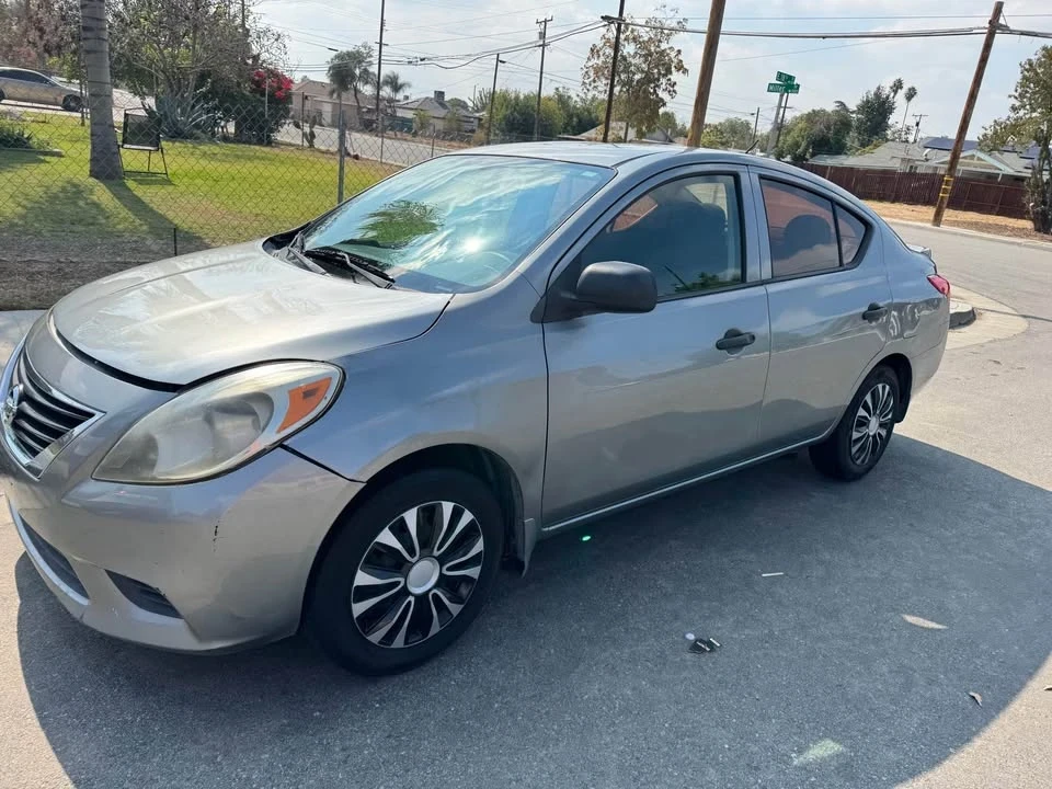 2014 Nissan Versa - Image 2 of 5