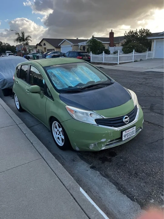 2014 Nissan Versa - Image 2 of 4