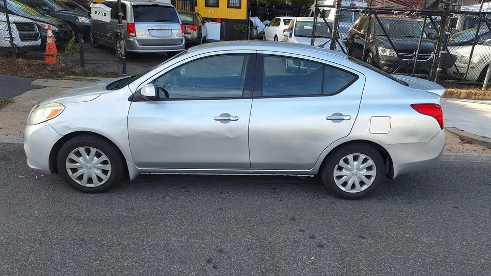 2014 Nissan Versa - Image 6 of 9