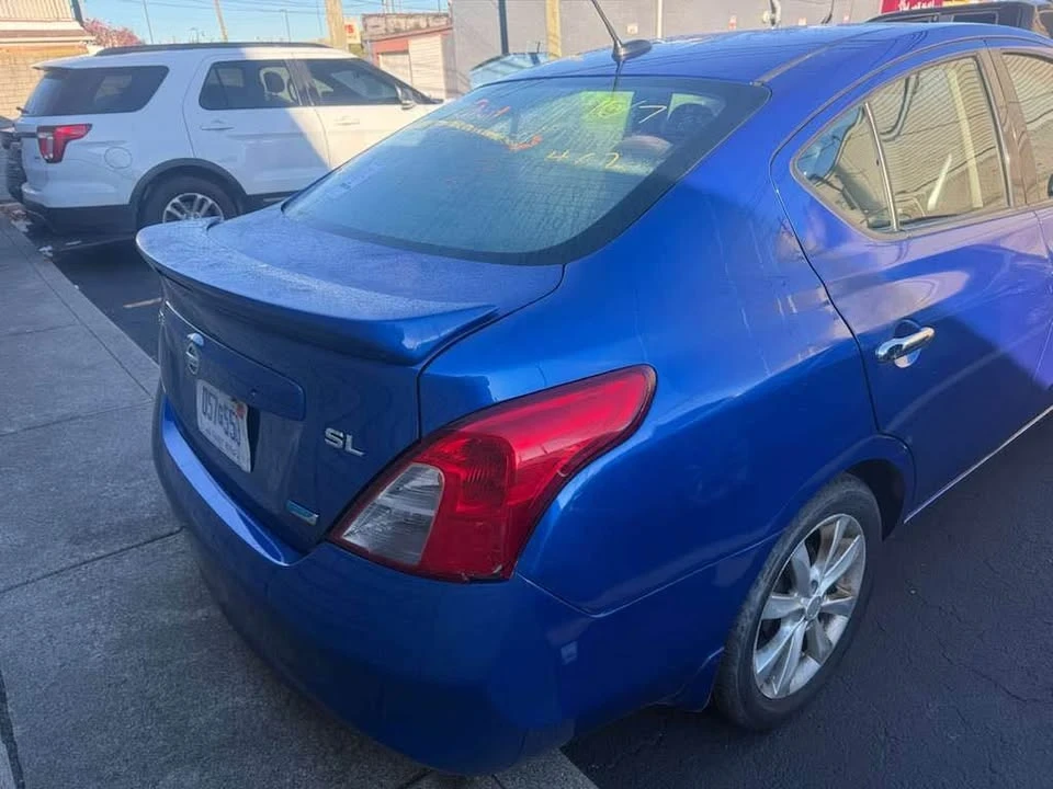 2014 Nissan Versa - Image 9 of 11