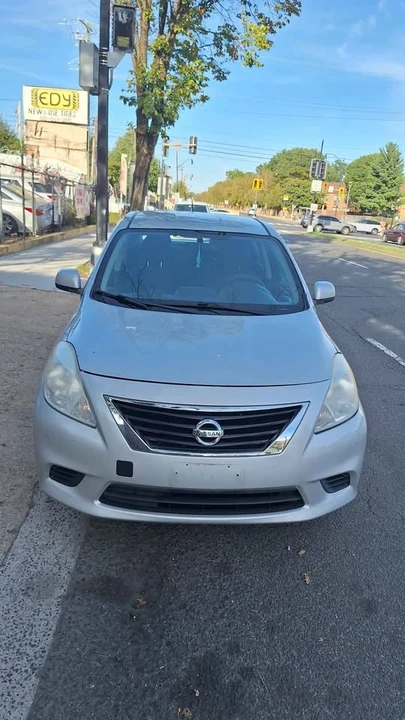 2014 Nissan Versa - Image 4 of 9