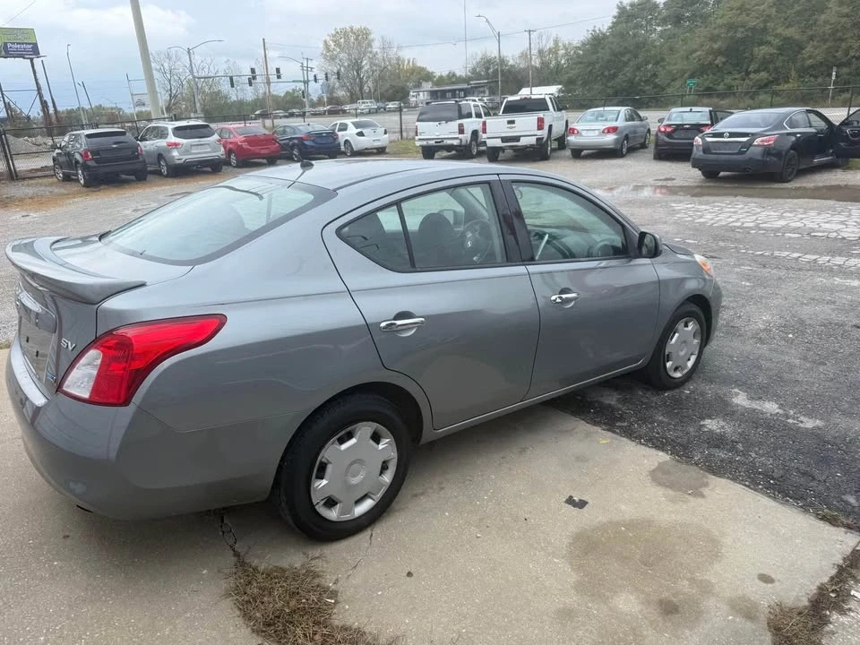2014 Nissan Versa - Image 7 of 15