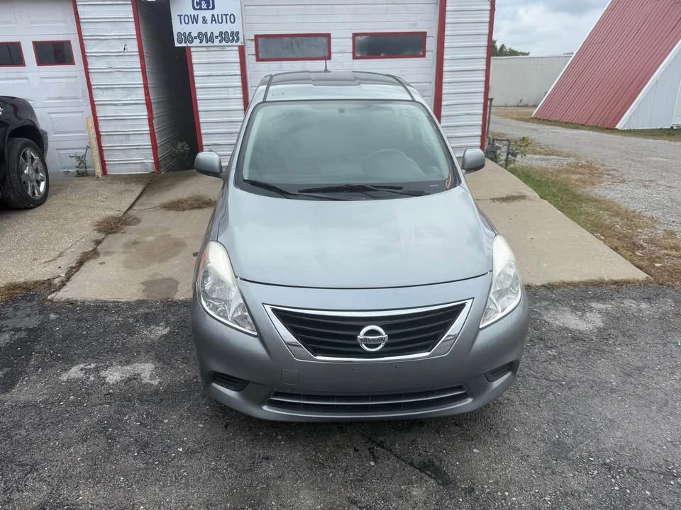 2014 Nissan Versa - Image 3 of 15