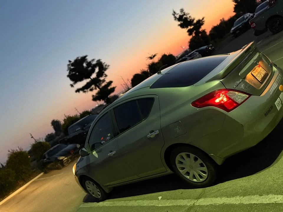 2014 Nissan Versa - Image 7 of 10