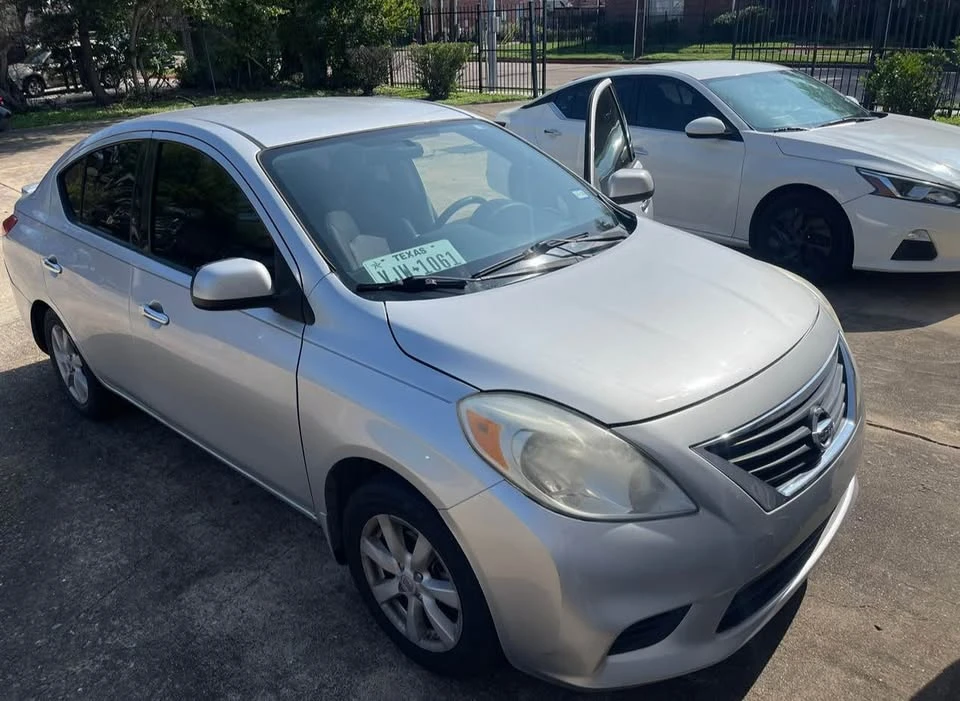 2014 Nissan Versa - Image 3 of 5