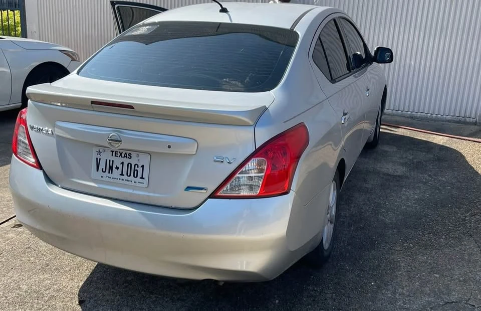 2014 Nissan Versa - Image 2 of 5