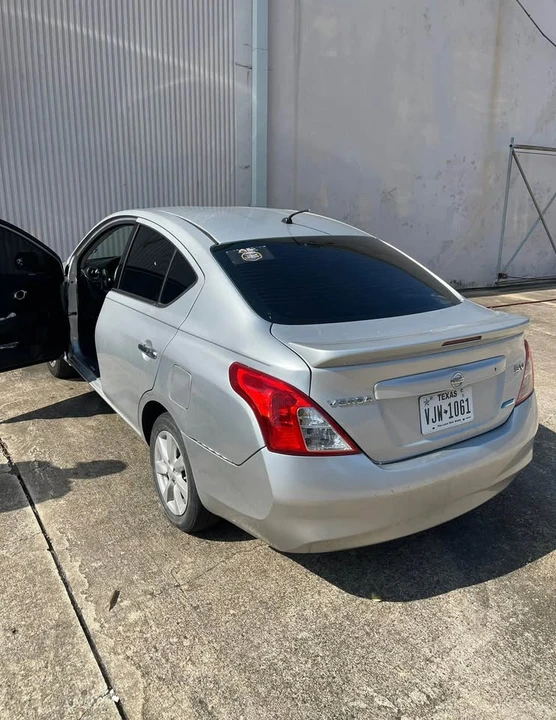 2014 Nissan Versa - Image 5 of 5