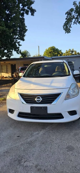 2014 Nissan Versa - Image 2 of 11