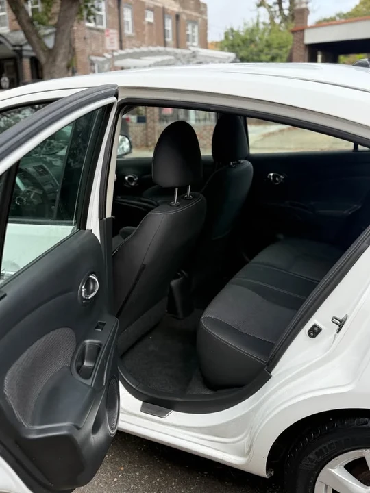 2014 Nissan Versa - Image 7 of 11
