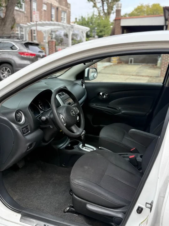 2014 Nissan Versa - Image 8 of 11