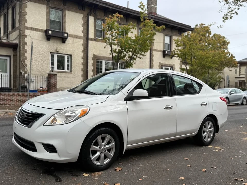 2014 Nissan Versa - Image 6 of 11