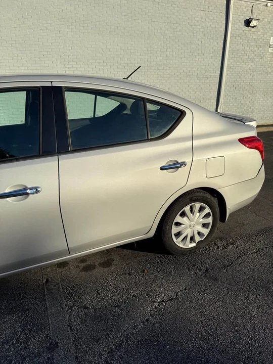 2014 Nissan Versa - Image 12 of 18