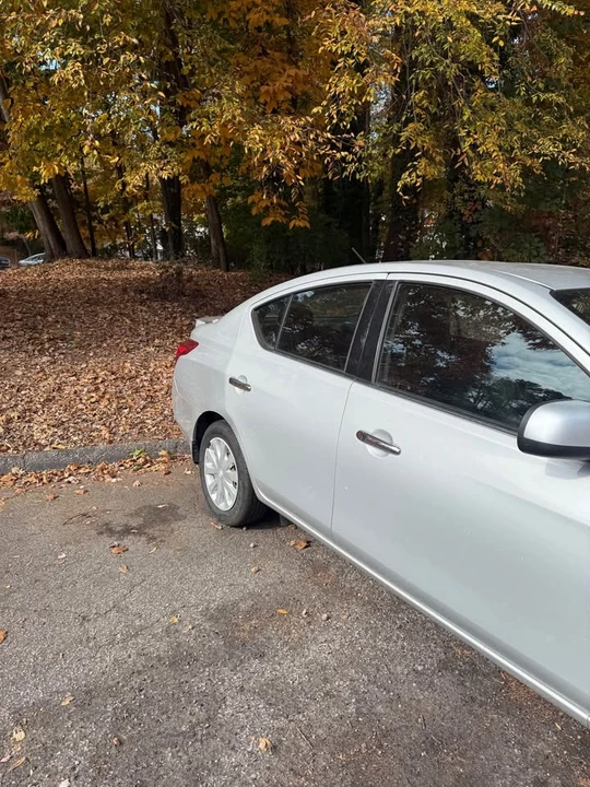 2014 Nissan Versa - Image 4 of 10