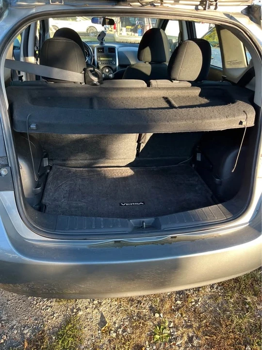 2014 Nissan Versa - Image 8 of 11
