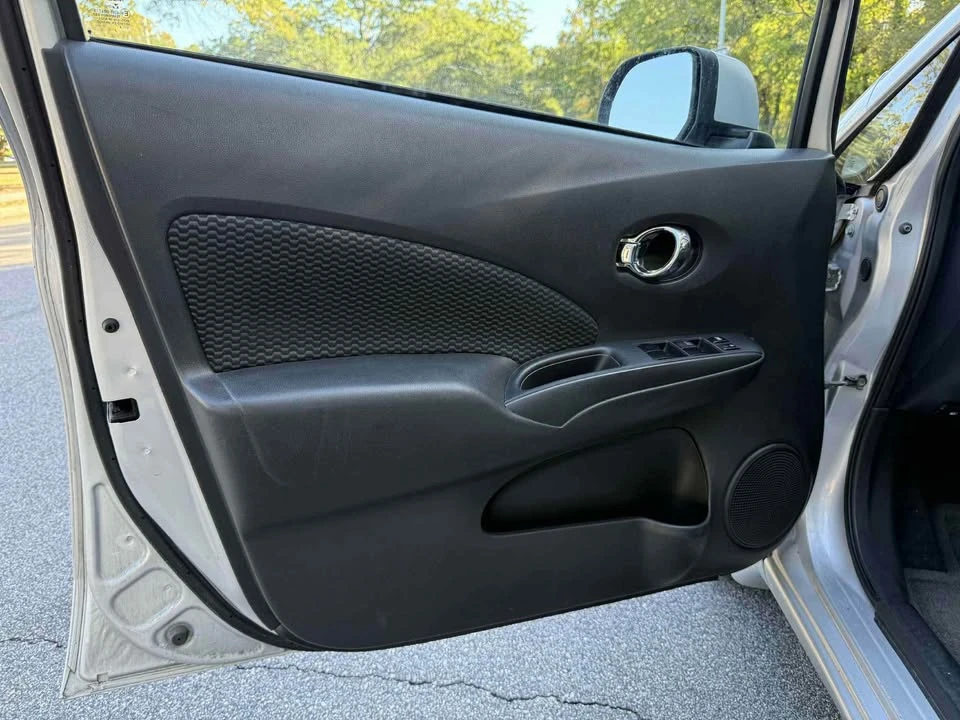2014 Nissan Versa - Image 11 of 14