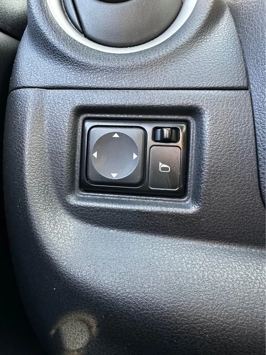 2014 Nissan Versa - Image 10 of 10